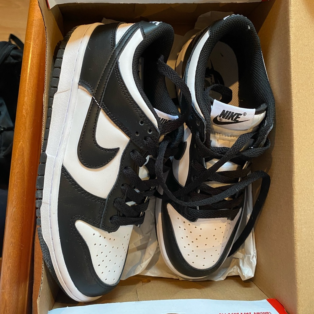 Nike Dunk 6Y / 7.5 Women